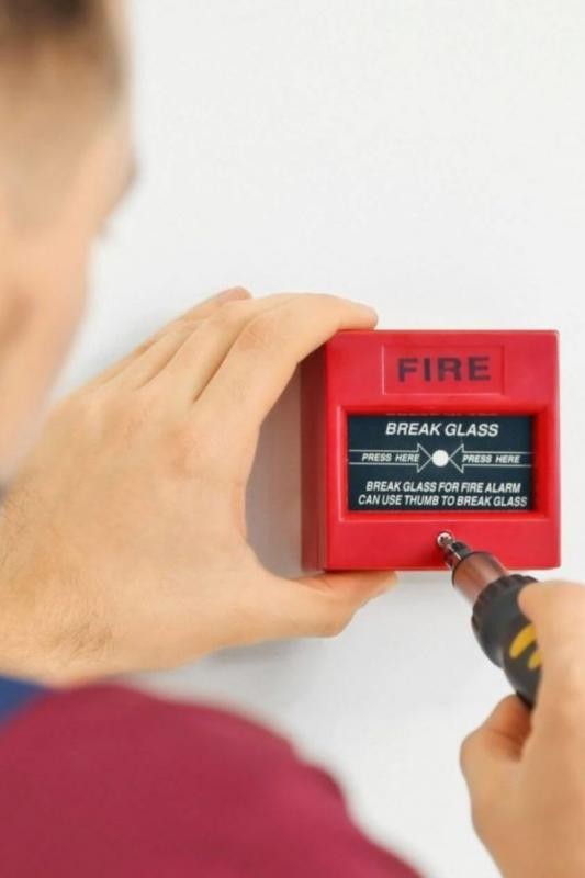 Instalação de sistema de alarme de incêndio